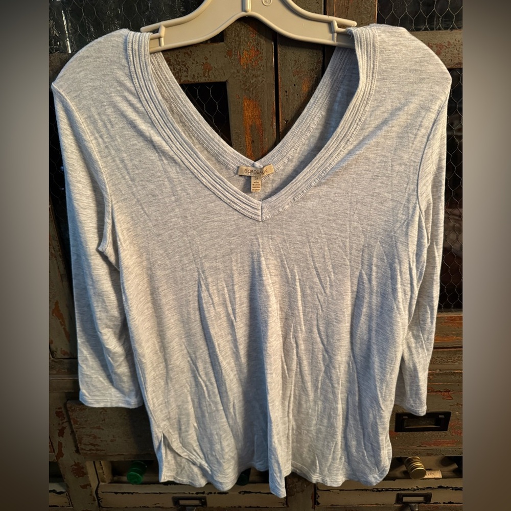 Anthropology Bordeaux Light Gray V-Neck Long Sleeve Top